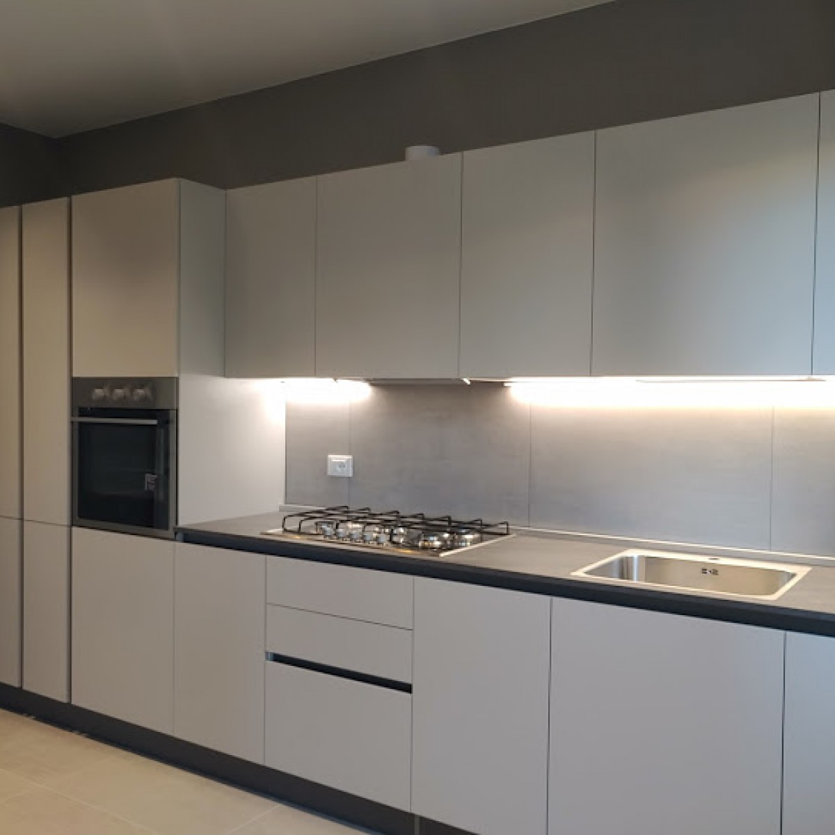 CUCINA ESSENZIALE 