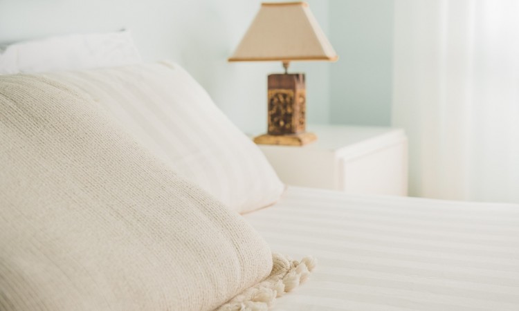 HOME STAGING EVEN BEAUTIFUL HOUSES POWDER THEIR NOSE